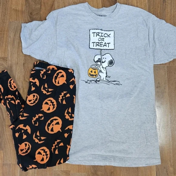 French Laudry and Peanuts Halloween womens large t-shirt and legging bundle - Picture 4 of 4